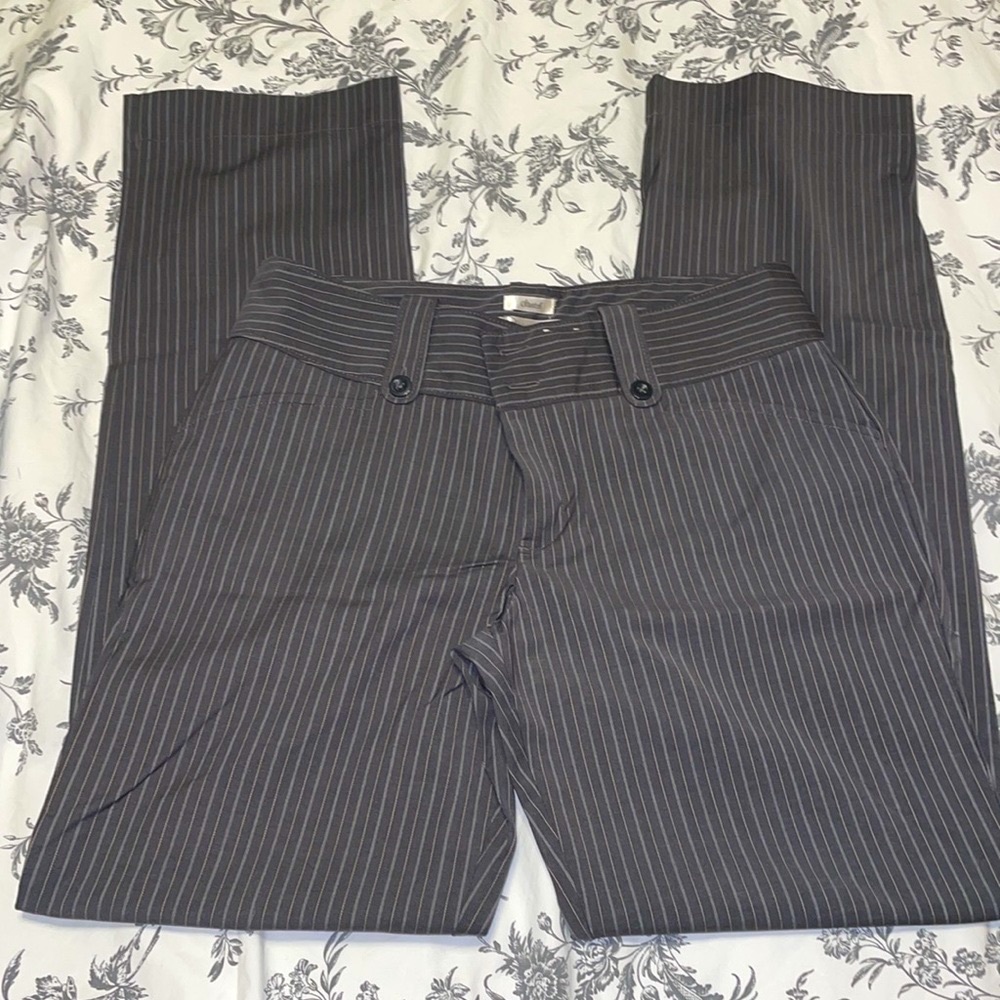 Old Navy Stretch Dress Pants - 6 - Picture 2 of 4